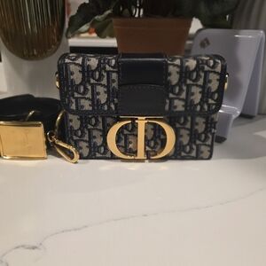 Dior 30 Montaigne Box bag in Blue Dior Oblique Jacquard.